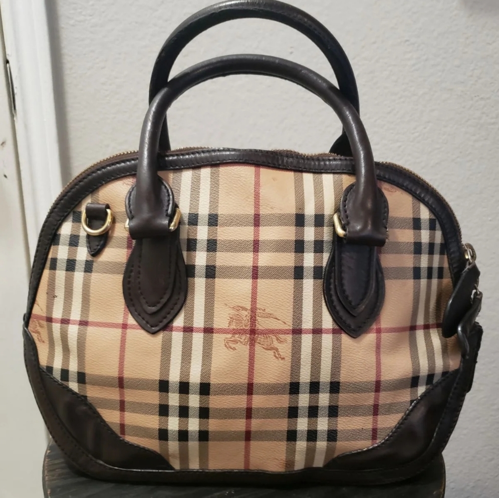 Burberry haymark bowling orchid bag